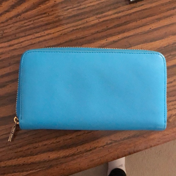 Tory Burch Zip around Wallet - Picture 2 of 5